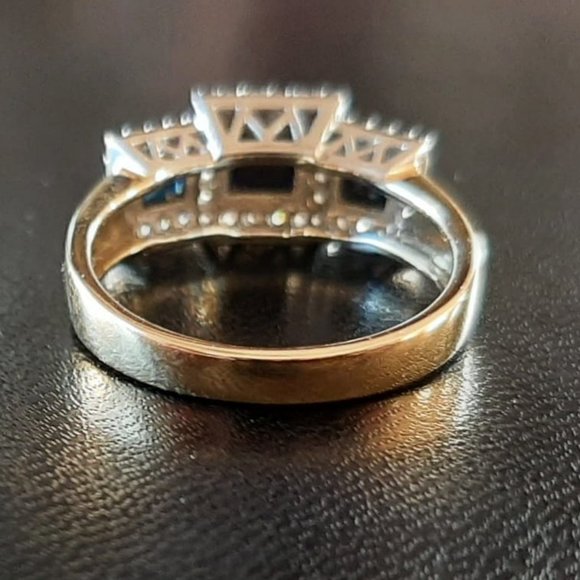 10kt Gold, Sapphire and Diamond Ring - Picture 5 of 7